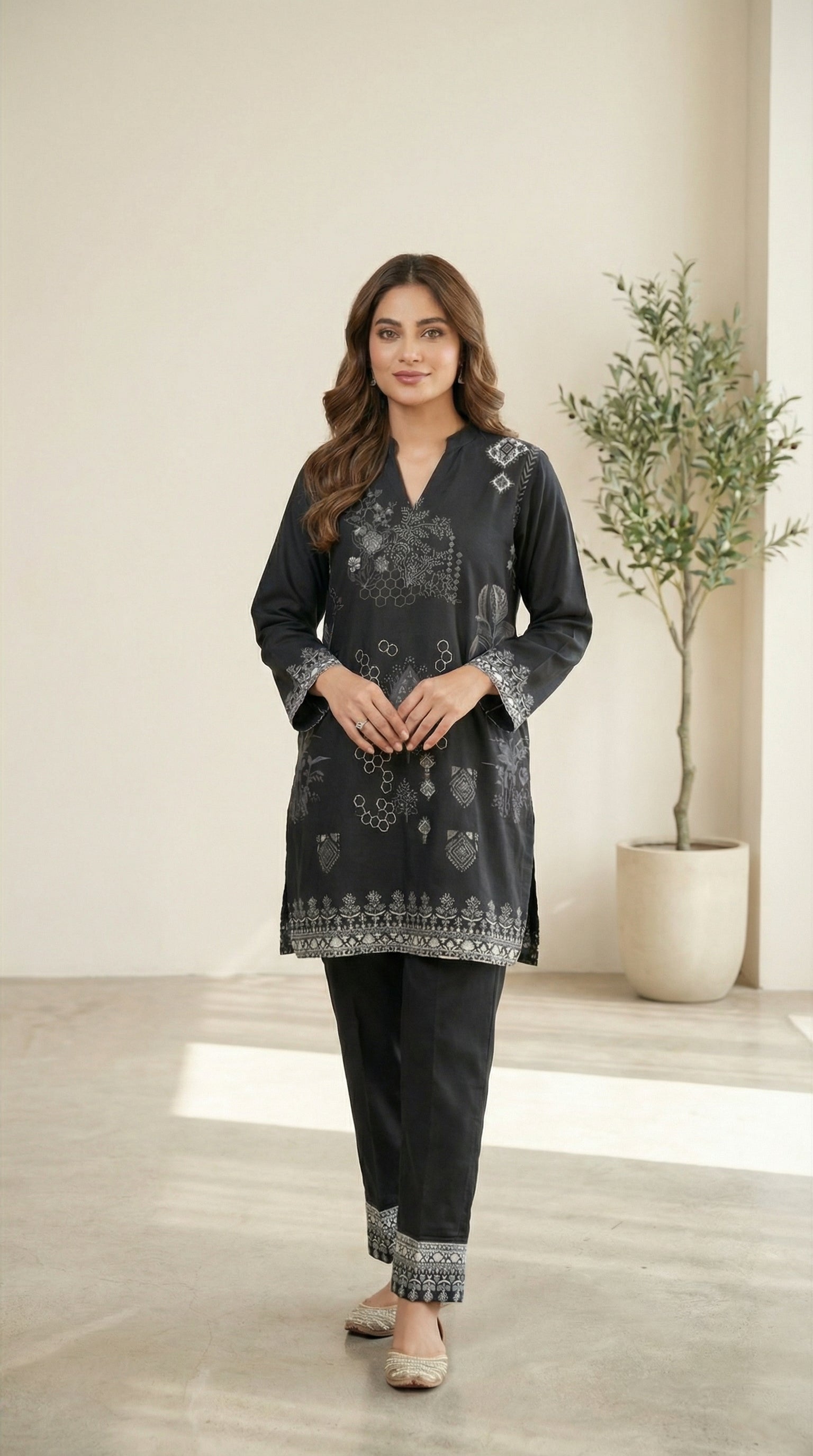 Monochrome Article 3